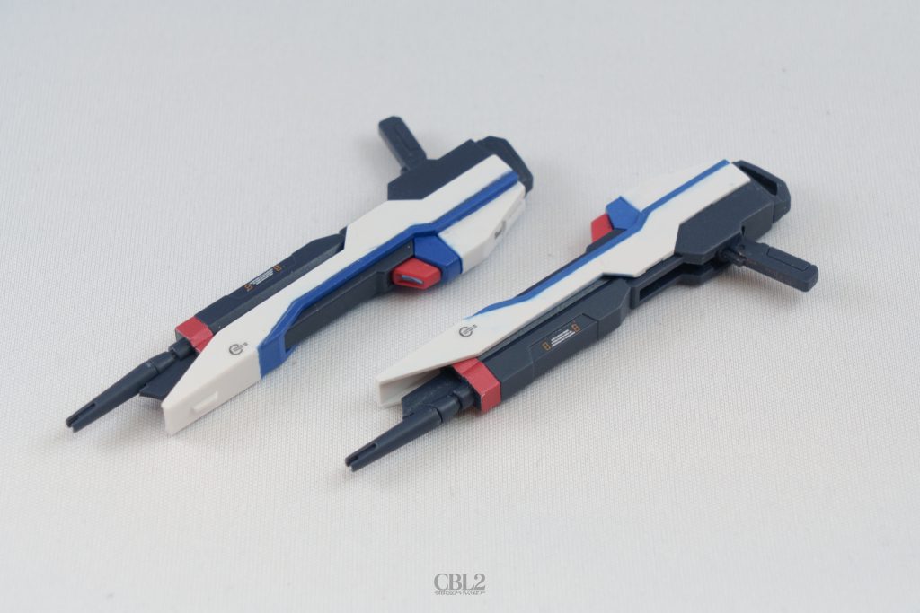 ビームライフルにはネオジム磁石を仕込んでいます。(ウイングガンダムゼロみたいに横に連結もできます、一応)