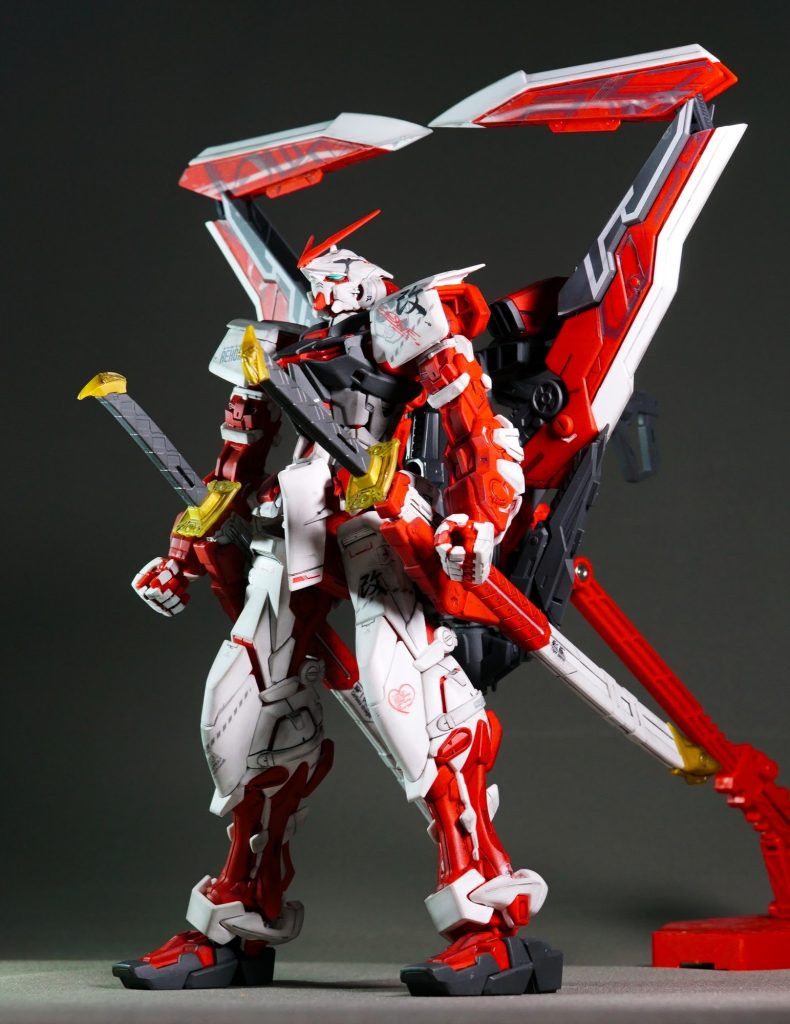 MG 1/100 MBF-P02KAI ガンダムアストレイレッドフレーム改–2枚目/制作者：しるばにあ