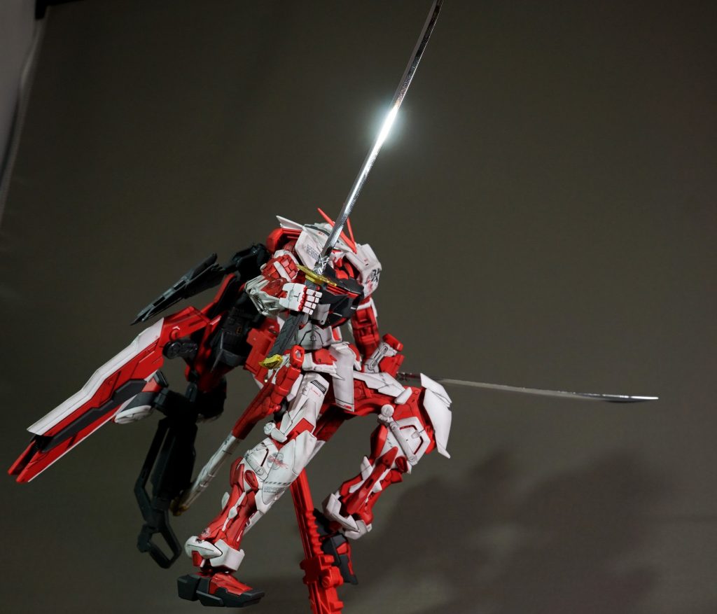MG 1/100 MBF-P02KAI ガンダムアストレイレッドフレーム改–4枚目/制作者：しるばにあ
