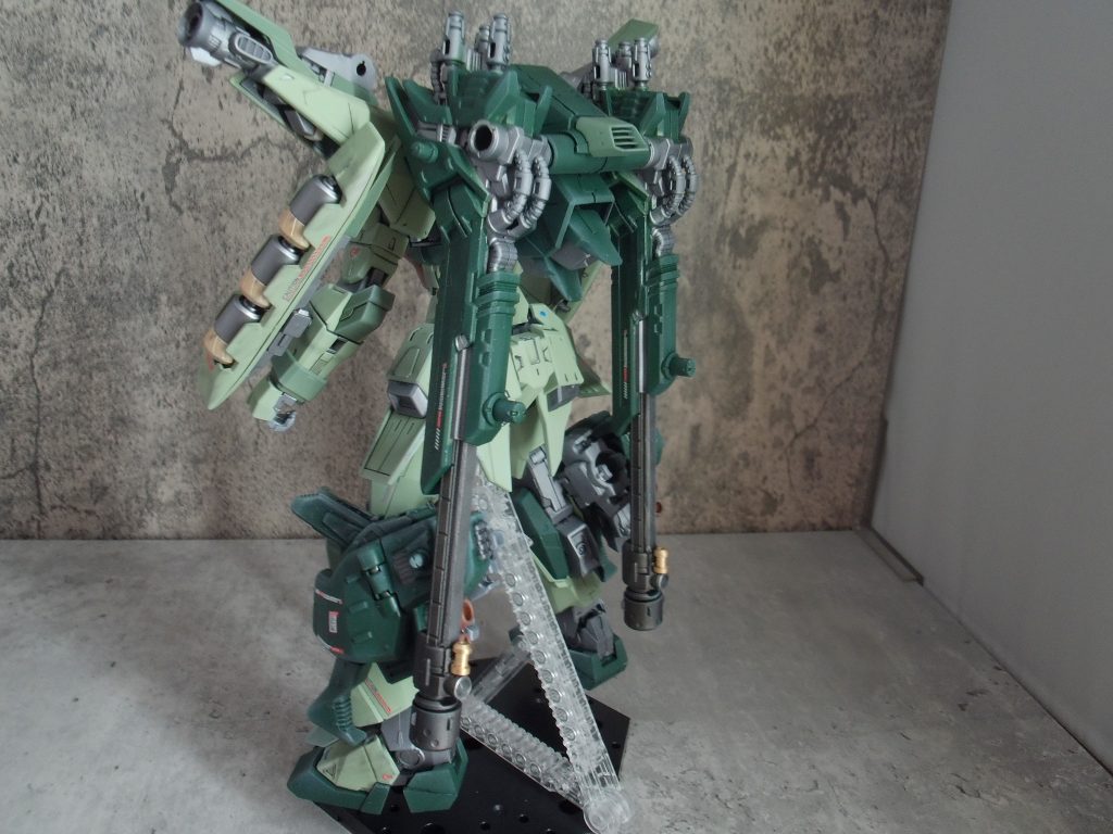 バックショットでかいツインキャノンはロマンですよね。今回武器に使用しているのはゼノレックスの強化パーツがメインです。