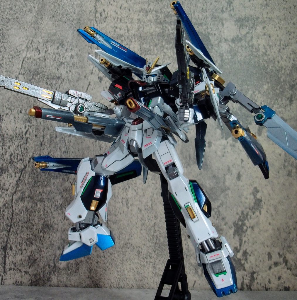 そしてハイマット・フルバースト!このポーズにするの結構大変(^_^;)