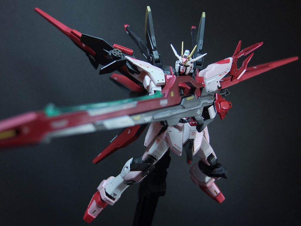 スーパーアグニは正直ここまでデカいと扱い辛い気が・・・色々とポーズを取らせて居たら関節がユルユルに。