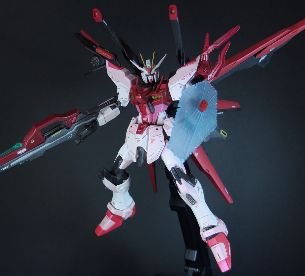 今回はあくまで素組の延長と考えていたので色に関してはそのまま塗ろうと思っていましたが色分け位は頑張ってみようと言う事で少しだけオリジナル要素が入っています。