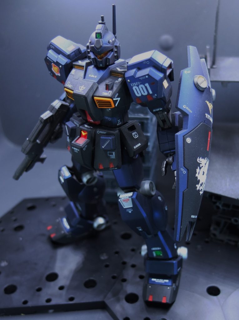 前々から興味があったキットでしたが作って感じた不満点は絶対に折れそうなアンテナですね実際完成後に倒してしまってアンテナ折れましたw