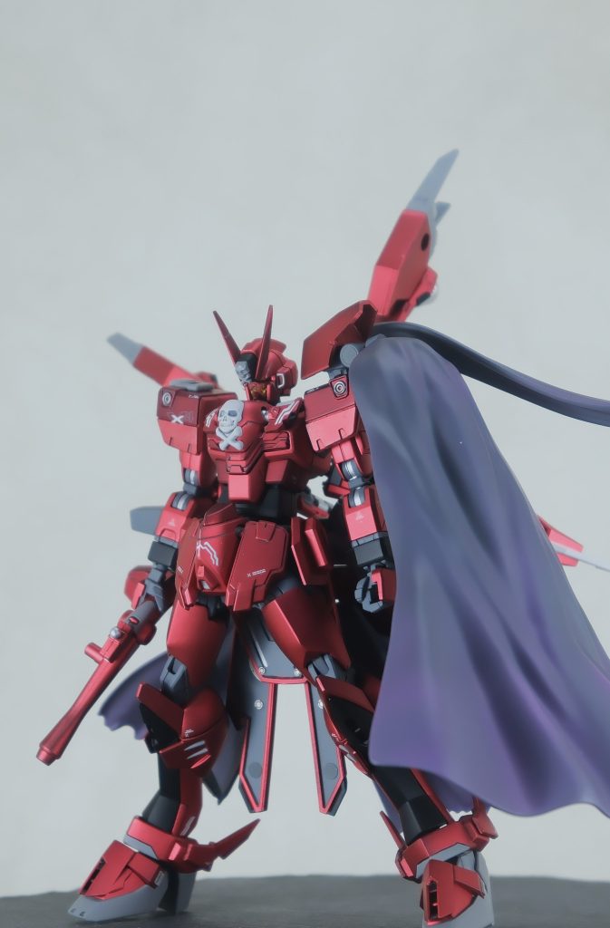 ABCマントは肩掛けと腰布の二種類。武装はモリモリです。