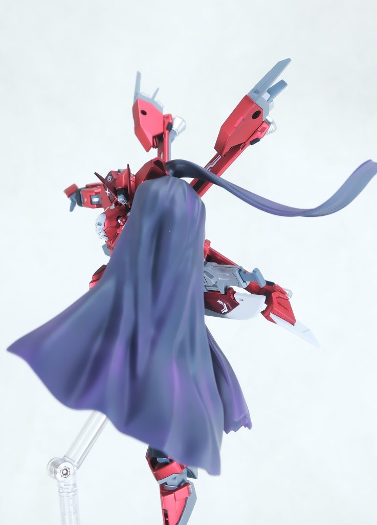 ABCマントは接続を二軸にし、跳ね上げや回転が可能していますので、色々表情が付きます。