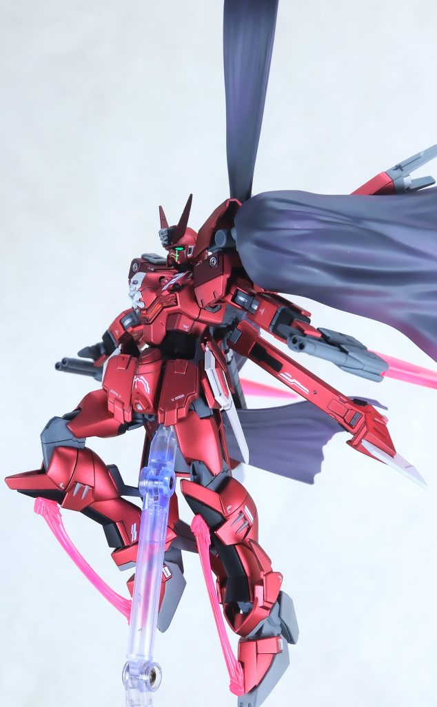 イモータルジャスティスを使った最大の理由。脚部ビームサーベル。これのお陰で全身ビームまみれです。