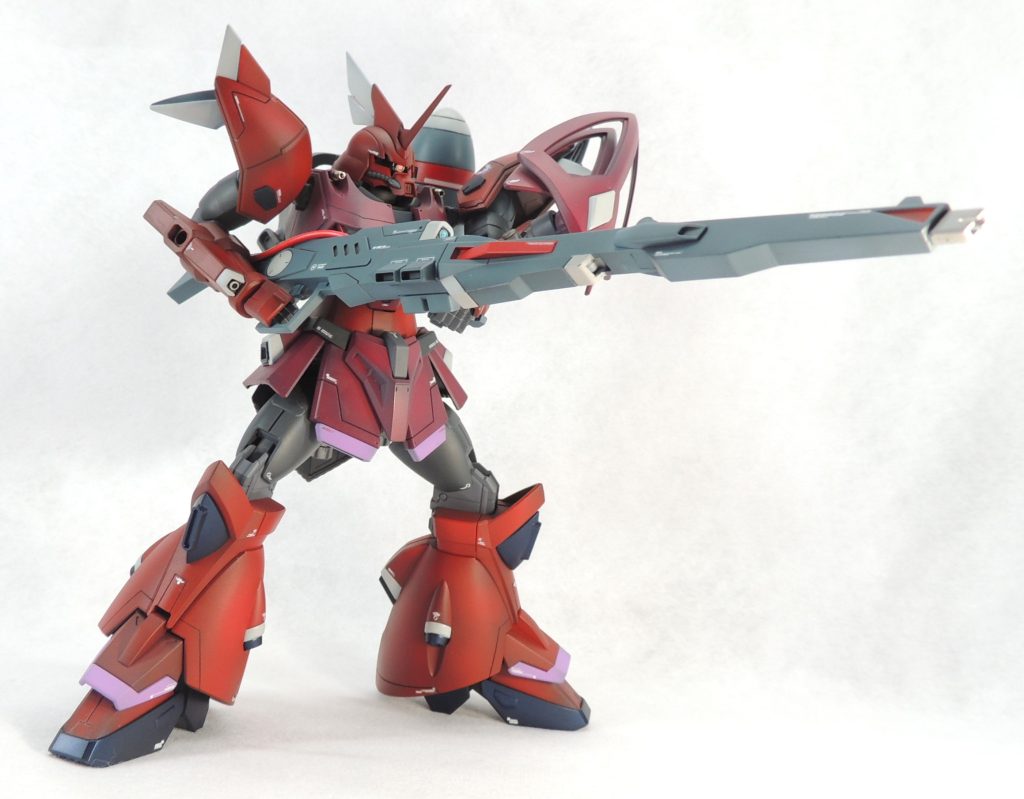 組立説明書には、ウィザードパックの取付のみ示されてましたが、実際にビーム砲を変形させて持たせてみました。