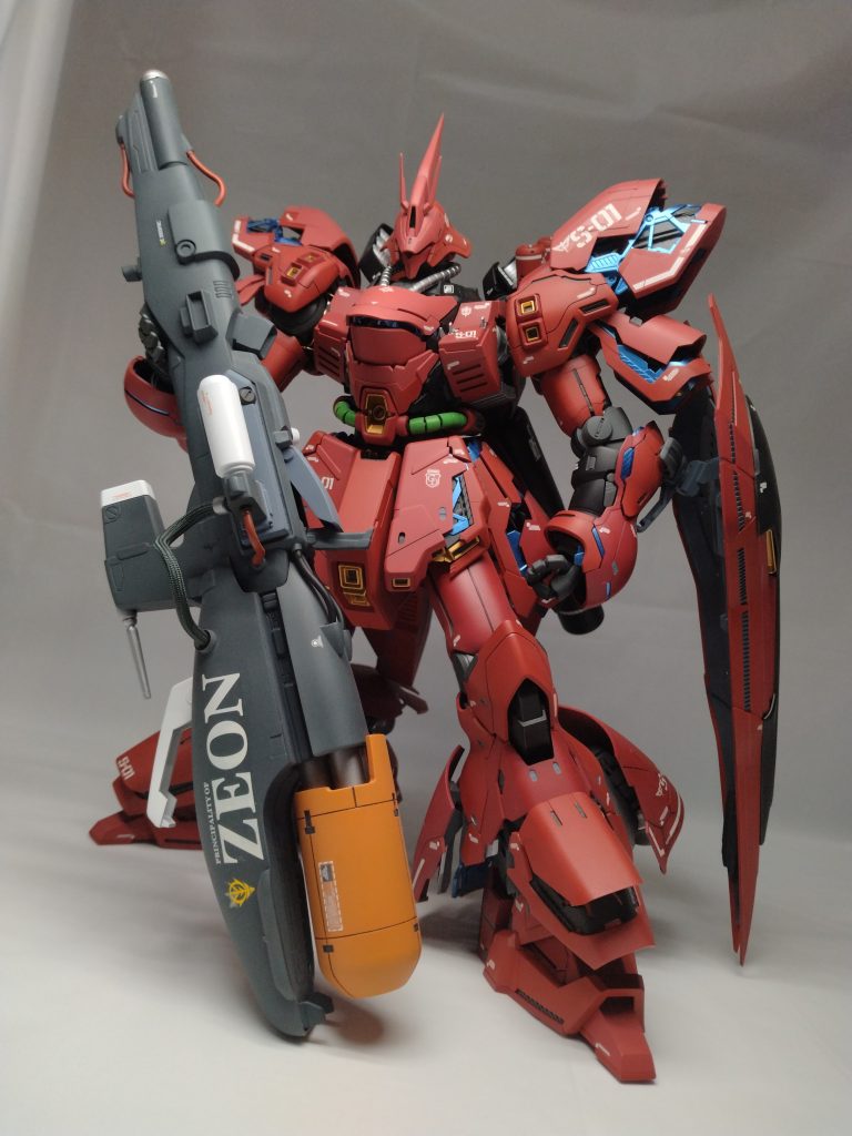 FAZZのハイパー・メガ・カノンをちょこっと改造して専用武器にしてみました。大型キットなのでバランスいいです。ZEONのデカールがお気に入り。