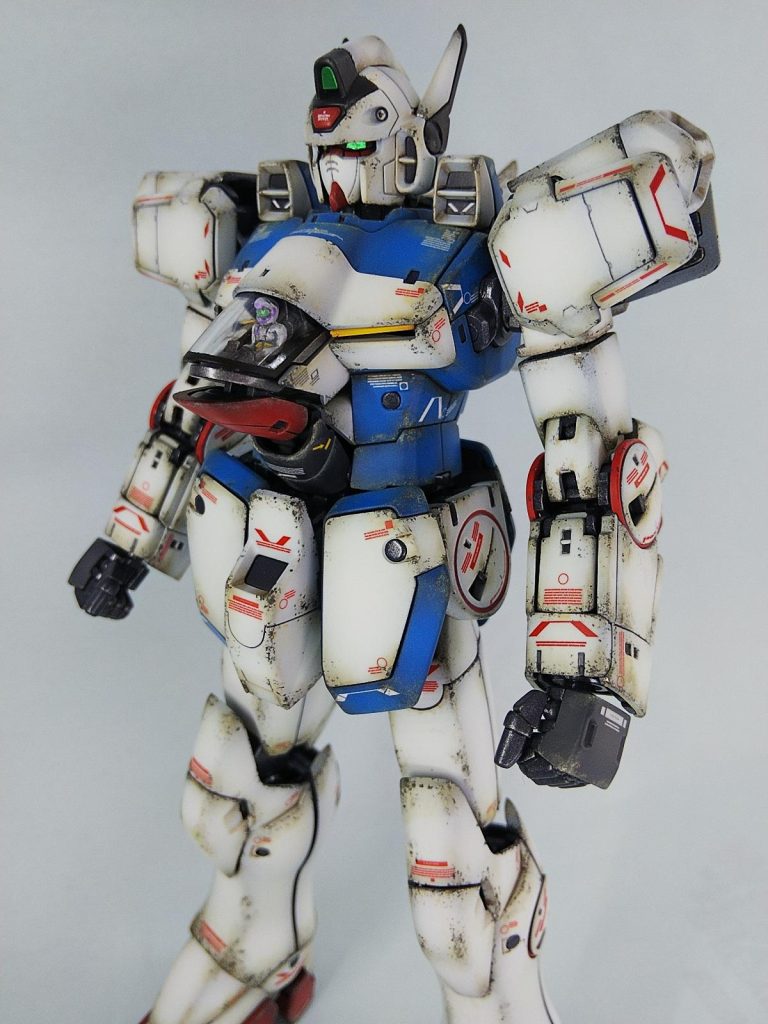 ヘキサ頭部のコックピットをスライド展開