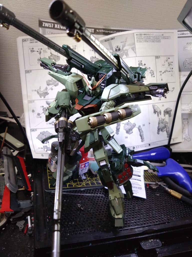 完成手前 カラミティは後もう1機作って小隊としたいのですがソードカラミティが手に入らねぇ…ソードカラミティが手に入り次第作ります!