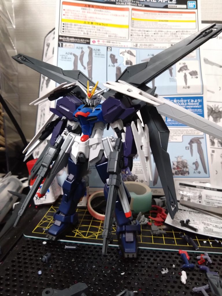 塗装前僕にはダブルリベイクライフルの独特の角度を上手く使うことができなかったので角度の根元になってる部分をコンロで炙って無理やり曲げました。