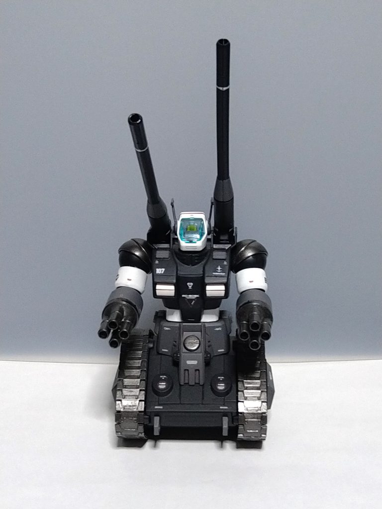 作る前はそこまで好きではなかった機体なのに、作っている内に(塗ってる内に)めちゃくちゃ愛着が出てくるプラモってありませんか?ガンタンクは自分にとってそんなプラモのひとつです。自分がガンプラにハマったのはこの効果が大きいと思っています。