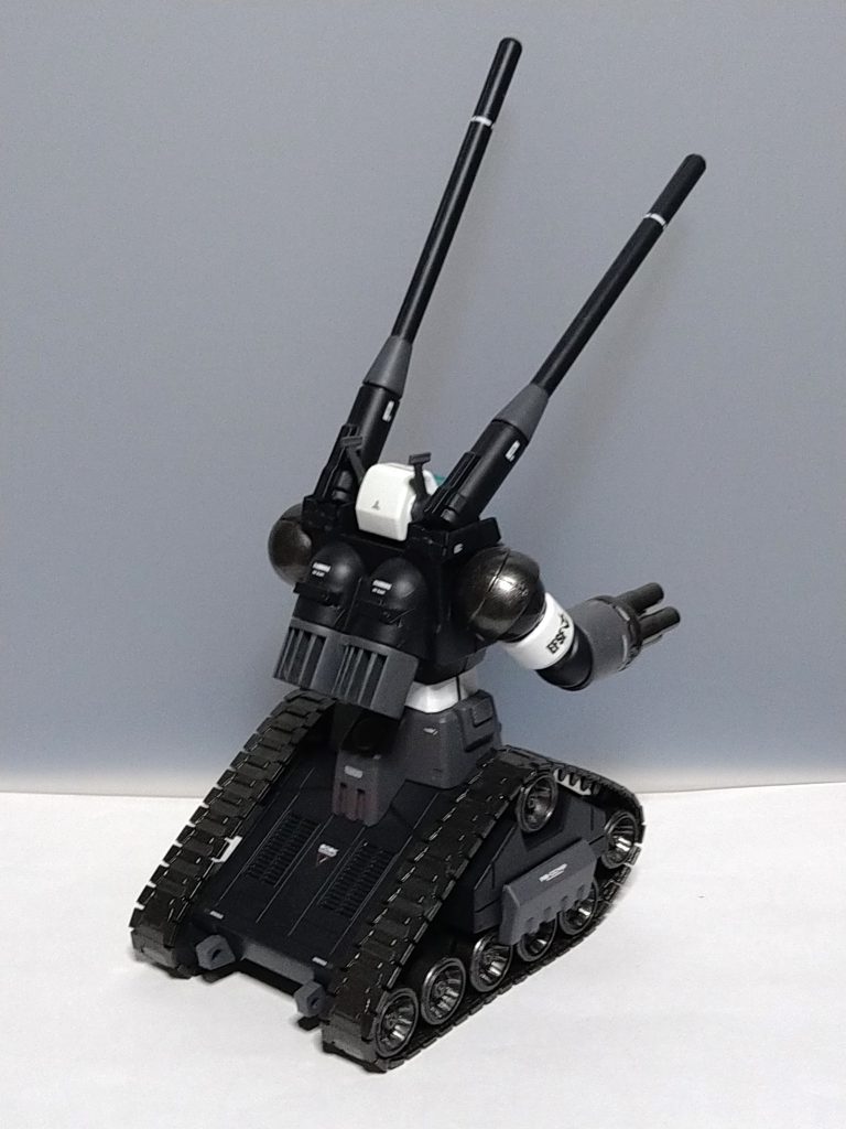 後ろ斜めから。