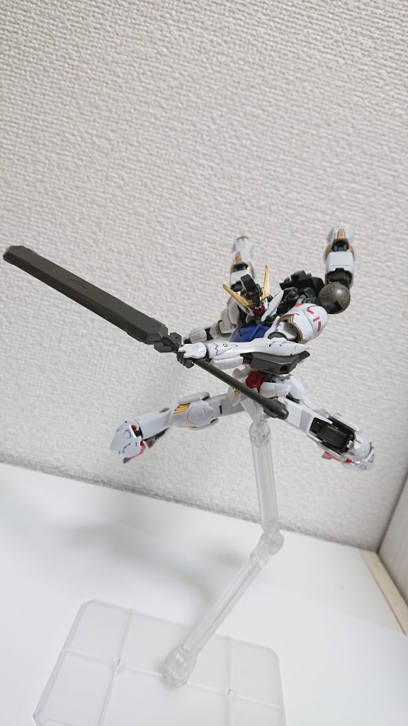 手持ちの武装はバルバトスルプスの武装、ソードメイスをそのまま流用。ガンダムバルバトスルプスレクスになるタイミングと同時に改修が行われたためバルバトスルプスから流用される。