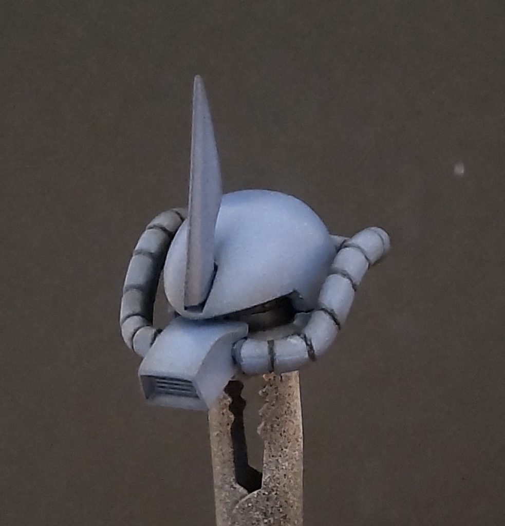 眼光を鋭くし鼻の位置を少し上に変更しました。頭の上側を削って小顔にしました。