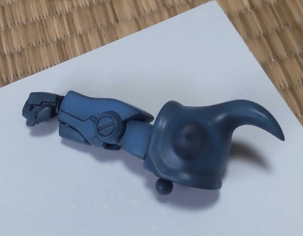 肩関節を下に変更しました。腕が長いと感じたので少し短くしてみました。