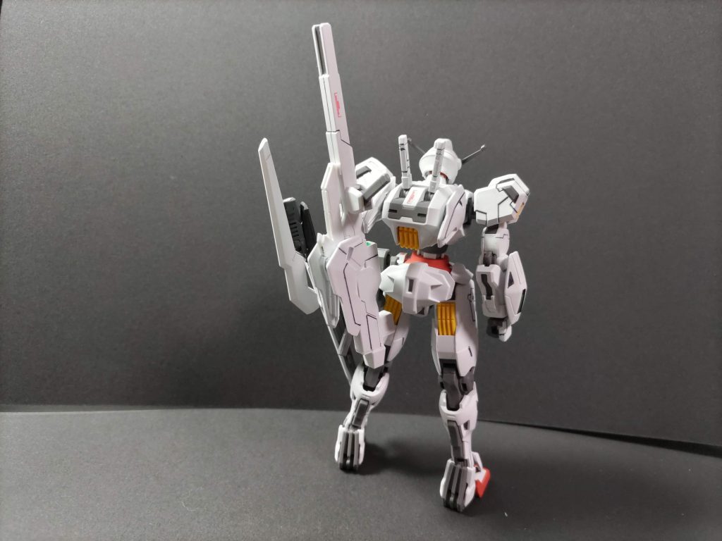ライフルは腰部にマウント可能。  <制作工程>