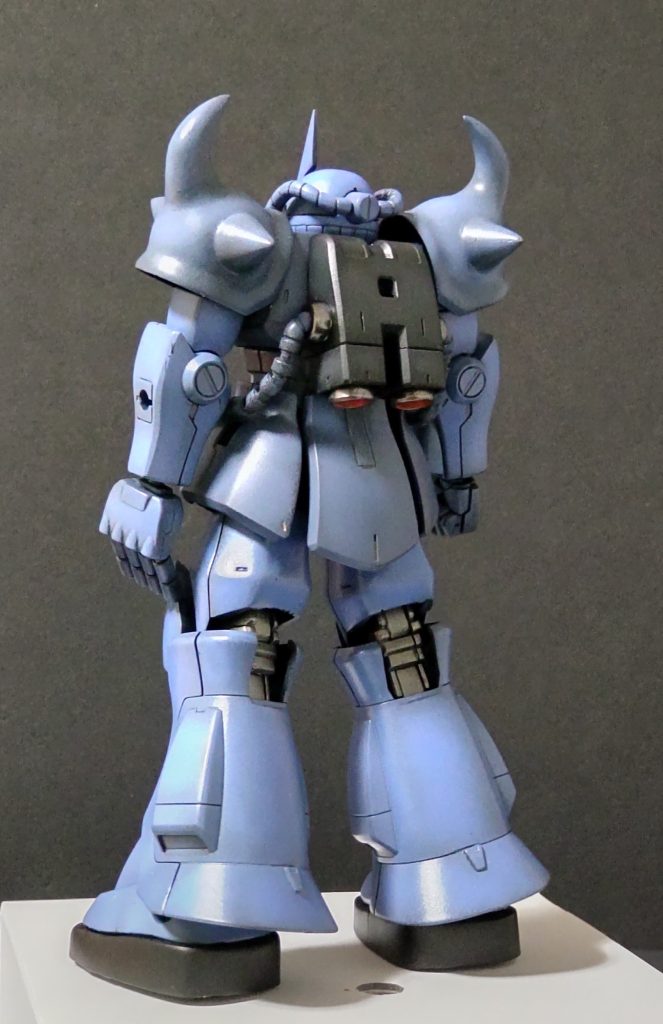 サイドスカートを２ミリ広げて足とのバランスをとりました。