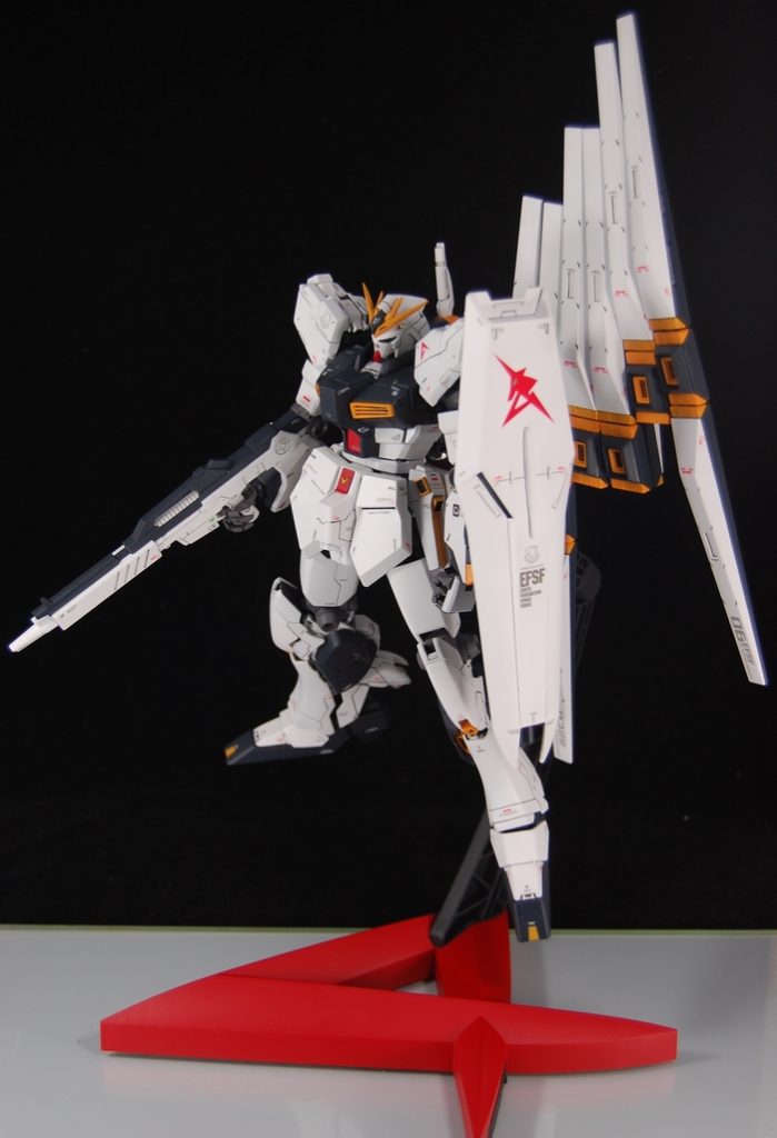 1/100 νガンダム–2枚目/制作者：@kaishi1103