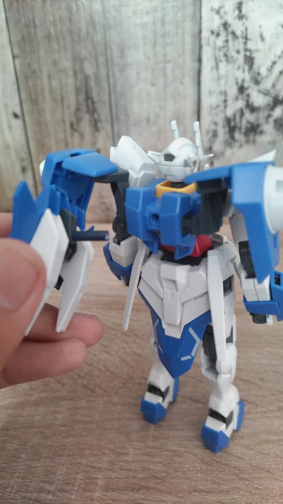 合体する時の接続は良いのが思いつかなかったのでガンプラのランナーから切ったプラ棒で接続しています。