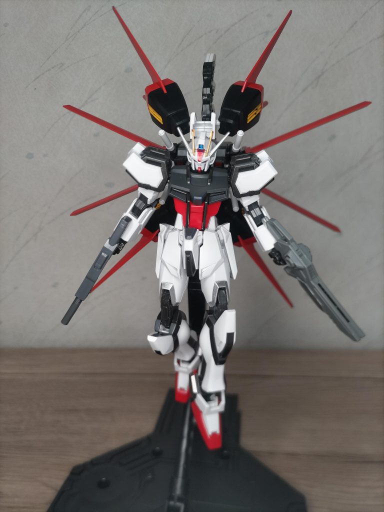 取り付けは上下になるためブースターが上を向いてしまいます。設定としては高機動化を目的としており「 当たらなければどうということはないっ」ということでシールドはなく射撃による攻撃を主としております。