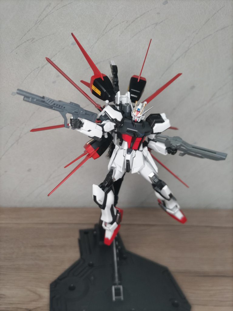 ブースターの向きの関係上、直進時のみの推進力および宙間における姿勢制御能力が、向上されておりエールというよりスペース（ 宇宙）でより能力を、活かす事ができる。