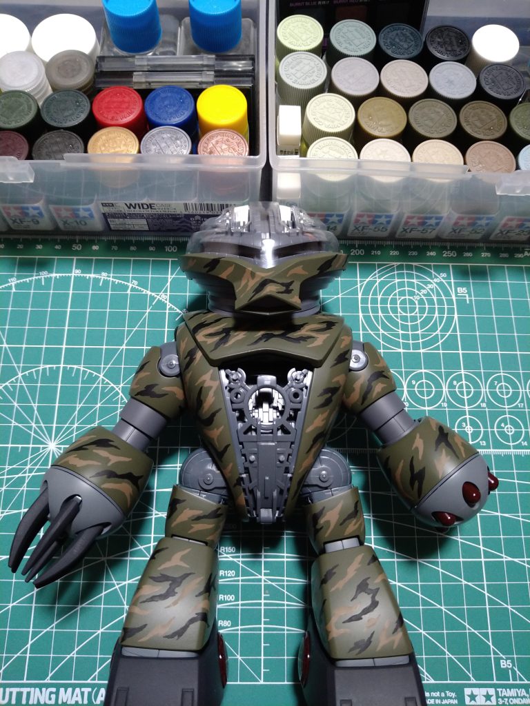 本文に書いた『ベージュの線』を入れる前。