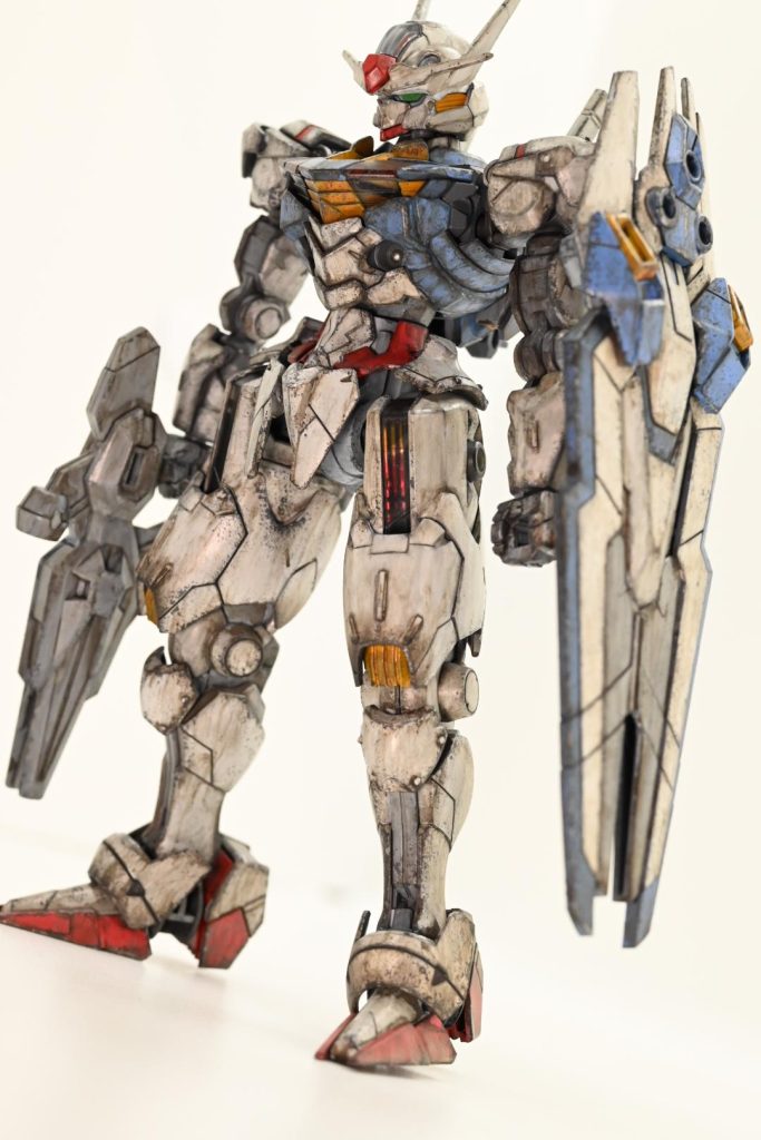 清水圭式筆塗りはムラと透けを生かした塗装法です(HJ誌引用)。今まで上手い筆塗りと聞くと、筆むらのないエアブラシのような方向を目指すのかと思っていました。ところが清水圭さんの方法は筆むらを生かすことでエアブラシでは表現できない筆塗りでしかできない表現方法です。HJ誌に掲載された筆塗り78ガンダムに感動してしまい、展示会にまで見に行って来ました!