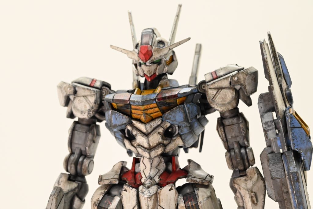 エアリアルはボディがカッコいいですよね〜! この部分はエッジに塗料を乗せないでエッジが強調されるように塗ってみました