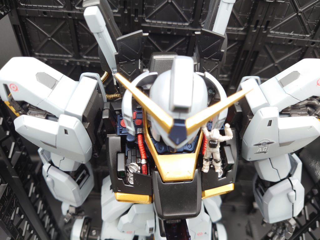 それにしても、パーフェクトグレードこんなに時間がかかるキットとは思わず、手を出してしまい、作成中は後悔しつつも、出来上がると全ての苦労が吹き飛びました!