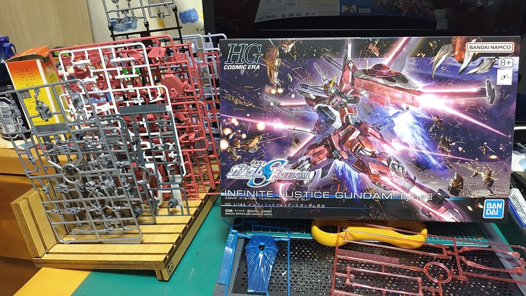 ボックスとランナー。背負物のランナーが大きいです。