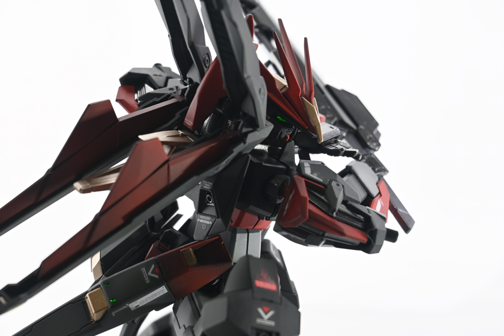 追加写真④別角度からの抜刀ポーズ！イメージはメタルギアライジングのジェットストリームサムです🥳