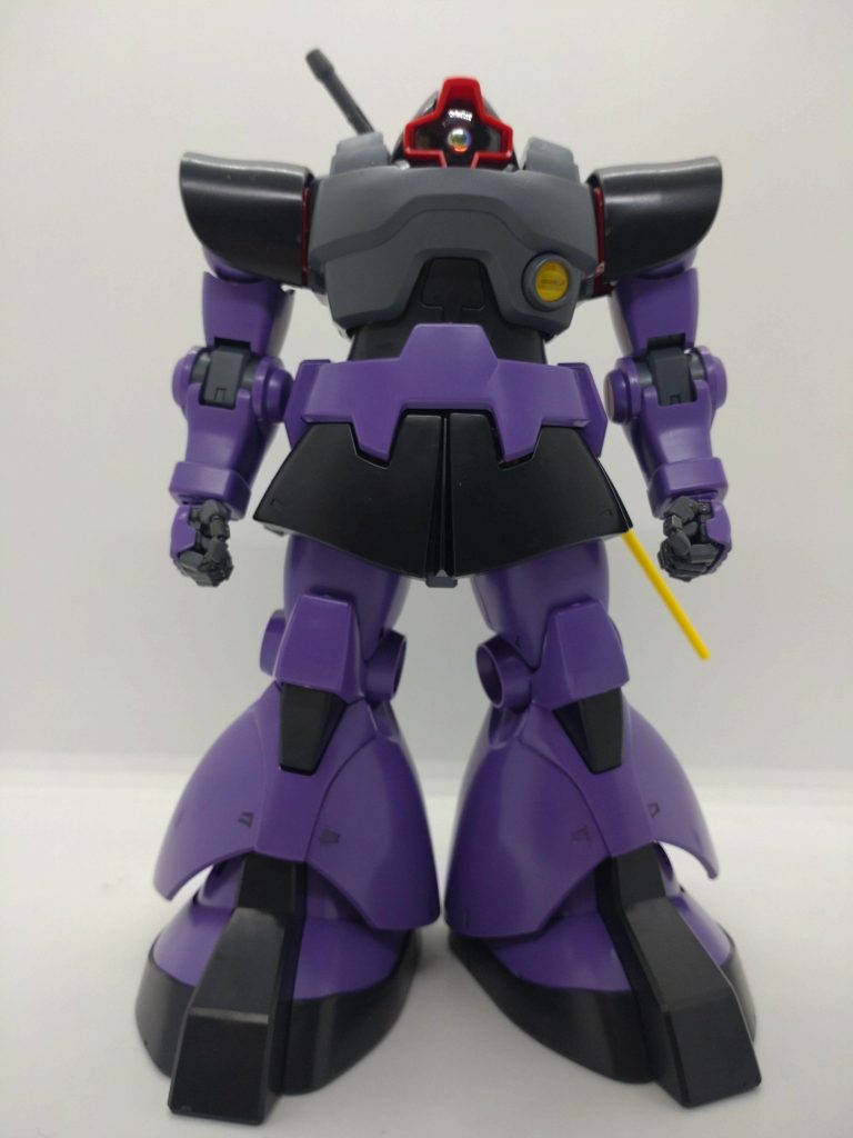 素組みです。これです、これこそがドムです!w やはりドムは素晴らしいデザインですよね〜✨ 陸戦用の到達点ではないかと思います。グフとは違う力強さを感じます。そしてドムのキットにハズレ無しとはよく言ったもので、今回も組みやすさ、バランス共に名作でした!