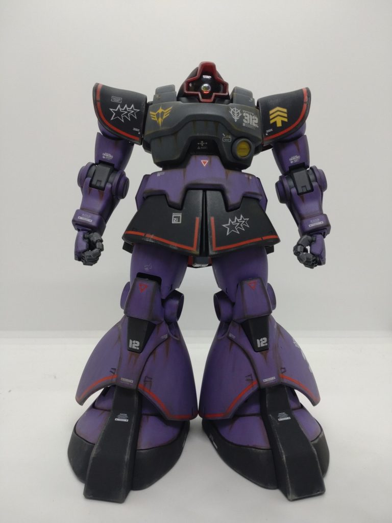 デカールと私の大好きな汚し加工です。汚しこそが陸戦用の醍醐味! 今回はいつもよりノリノリで作業が出来ましたwお気づきの方もいると思いますが、中の人はマッシュです。実はあの3人の中でマッシュが一番好きなんです。と言うか、一番キャラが濃いのがマッシュな気がしますwガンダムの破壊に成功した功績により、大尉に昇任しております😊