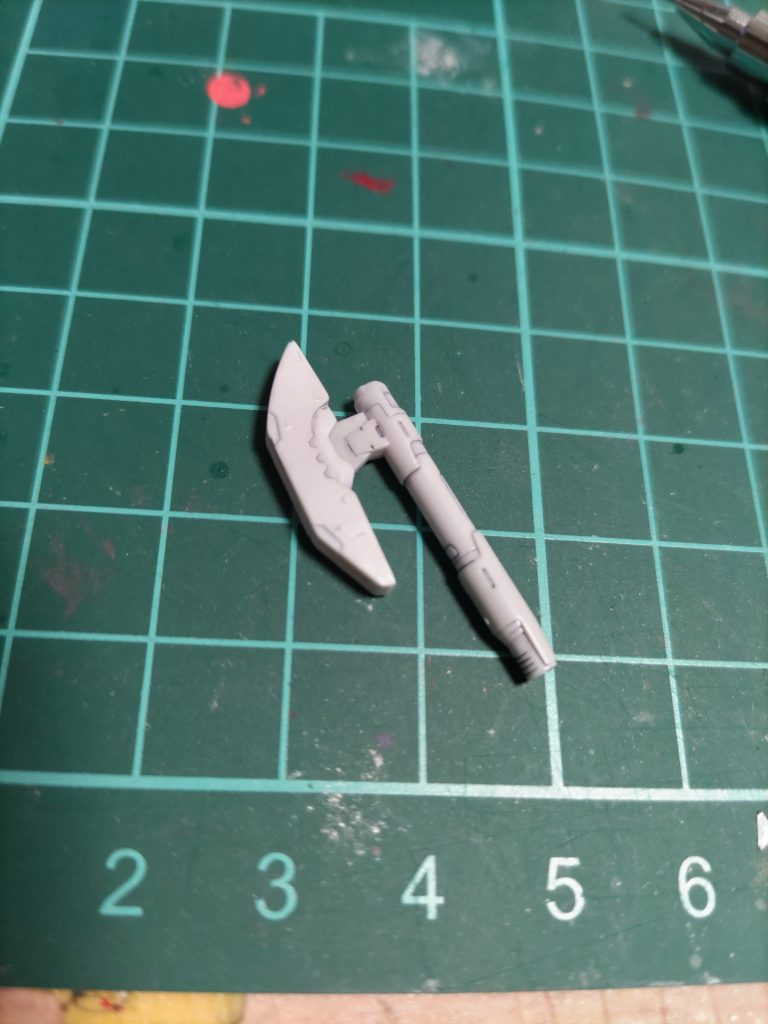 こんな細かいモールドの入ったサーベル基部は初めてかも。