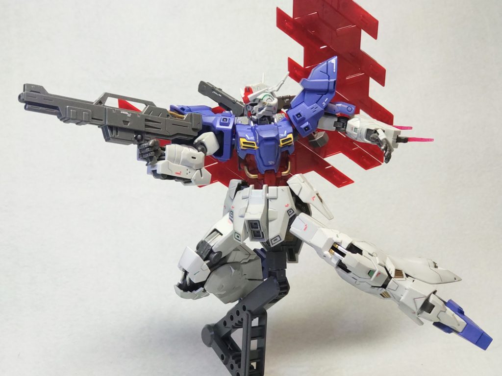 可動も素晴らしいですがやや関節が固いので動かすのが怖い時もあります。特に股関節と腰。