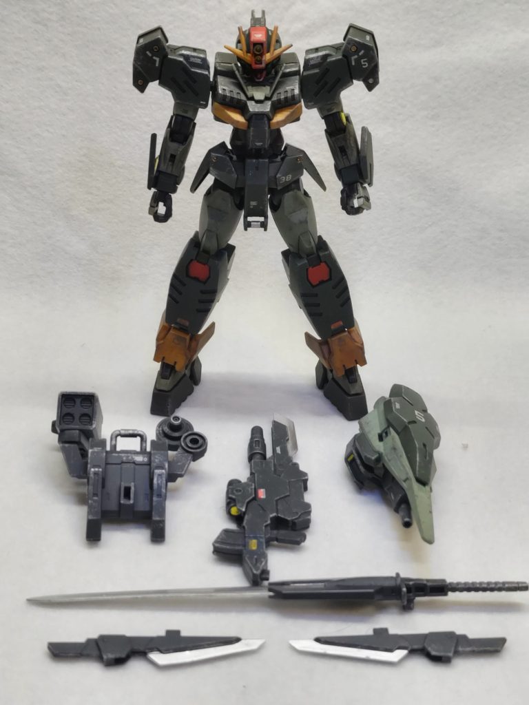 実体剣と実体弾だけの無骨な武装いいですね。