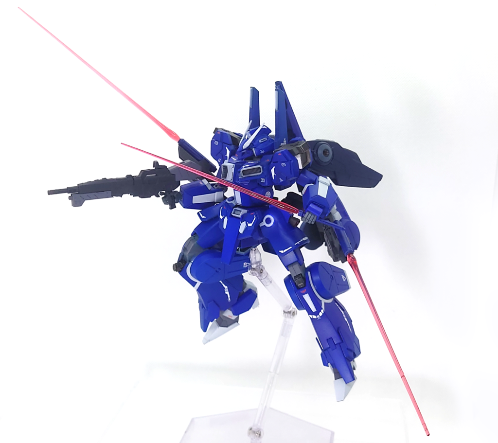 サイコアームでハイパービームサーベル振り回します。ビームバヨネットも手持ちで振り回します。三刀流です。三倍だぞ三倍！