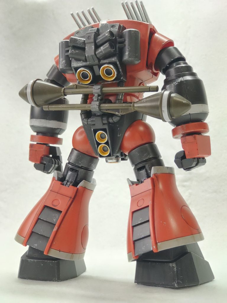 各バーニアはイエローとシャインシルバー。腕とシュツルムファウストの白線は塗装上手くいかず素直にシールを使いました。