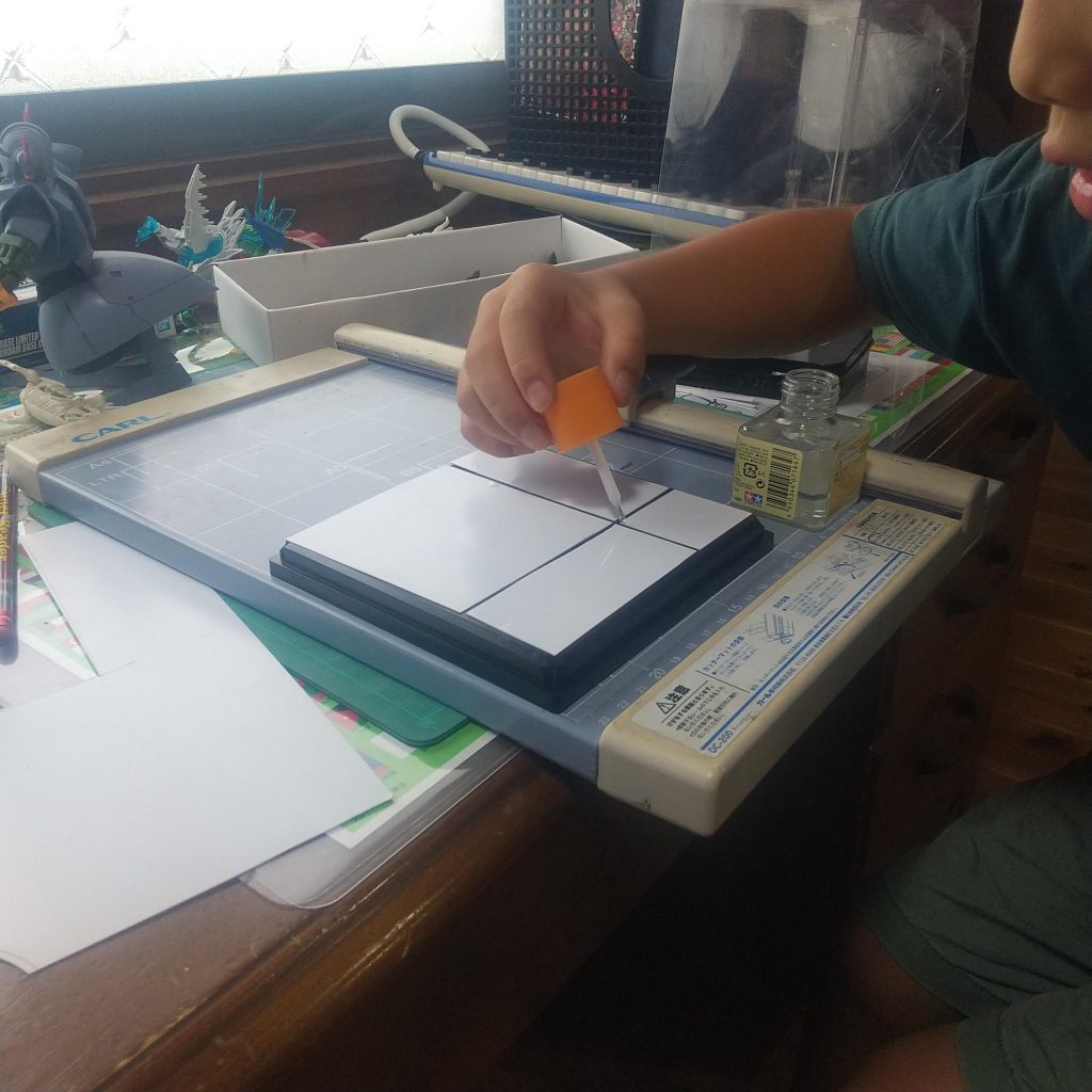 台座にプラバン張り付けて模様に。