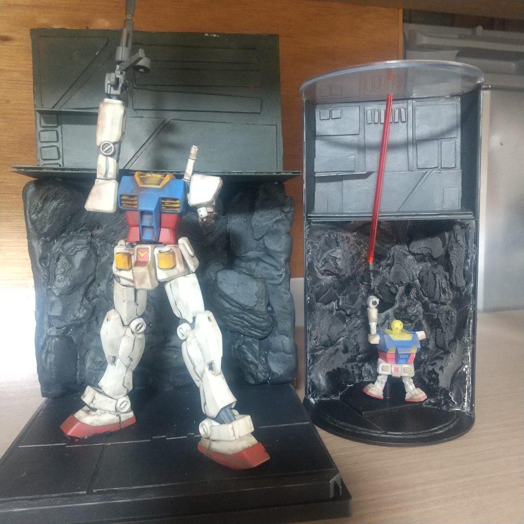 父子共演。ガンプラくんのビームが歪んでるw