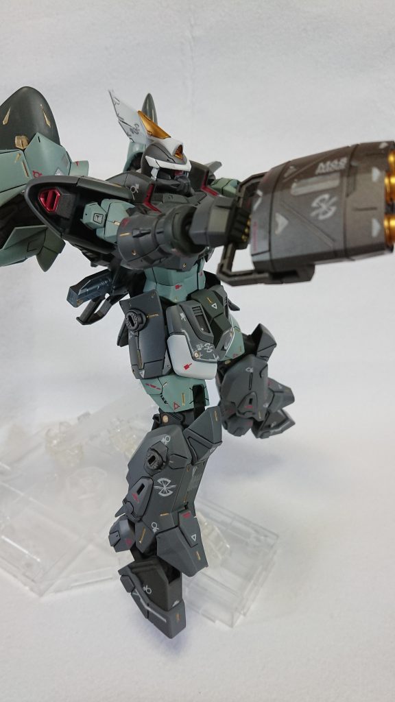 マーキング類は付属のシールのみです。