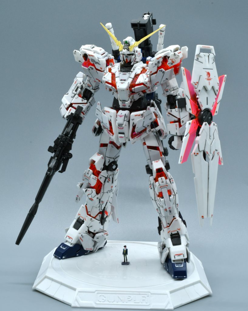 ガンダムベース限定台座にバナージと。