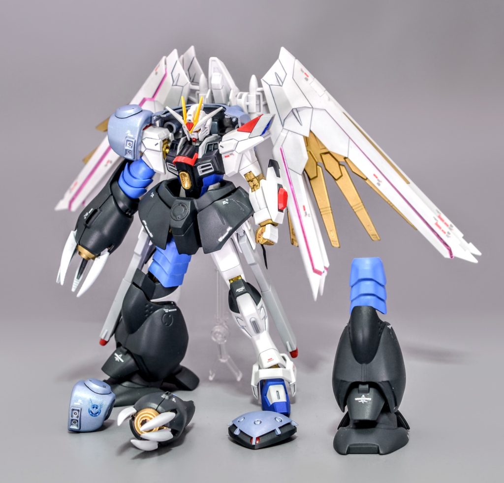 ズゴックのガワは上半身はほぼそのまま被せています下半身は膝から下を差し替えで再現しました