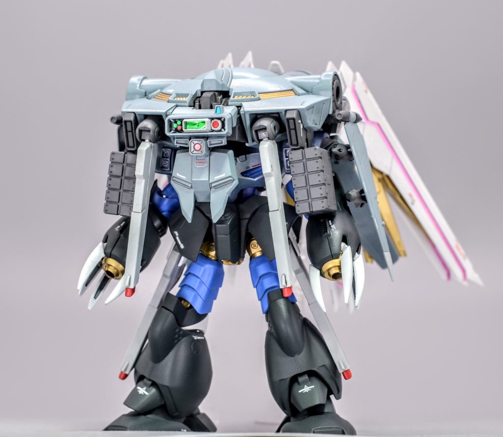 キャバリアーと合体した形態の「アメイジング・マイティー・ズゴックE」です合体、分離はもちろん飛行形態への変形やバックパック着脱ギミックも再現しました