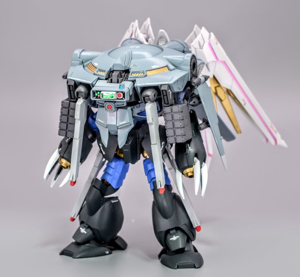 キャバリアー・アイフリッド4号機による合体、変形機構も再現しました!