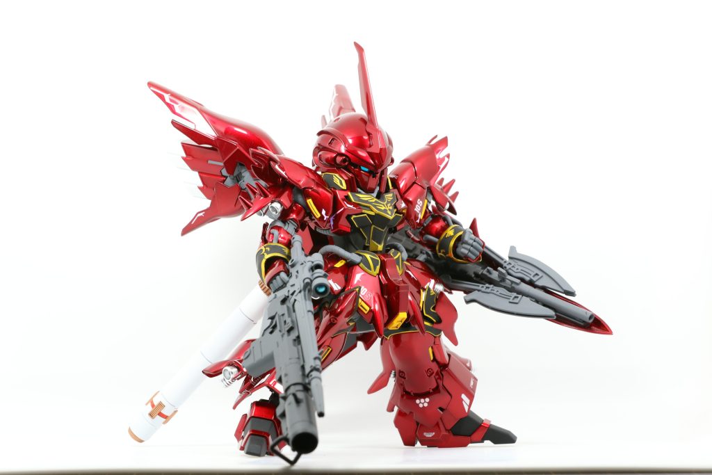 ライフルのバズーカと太ももの付け根のパーツはシナンジュスタイルを使用