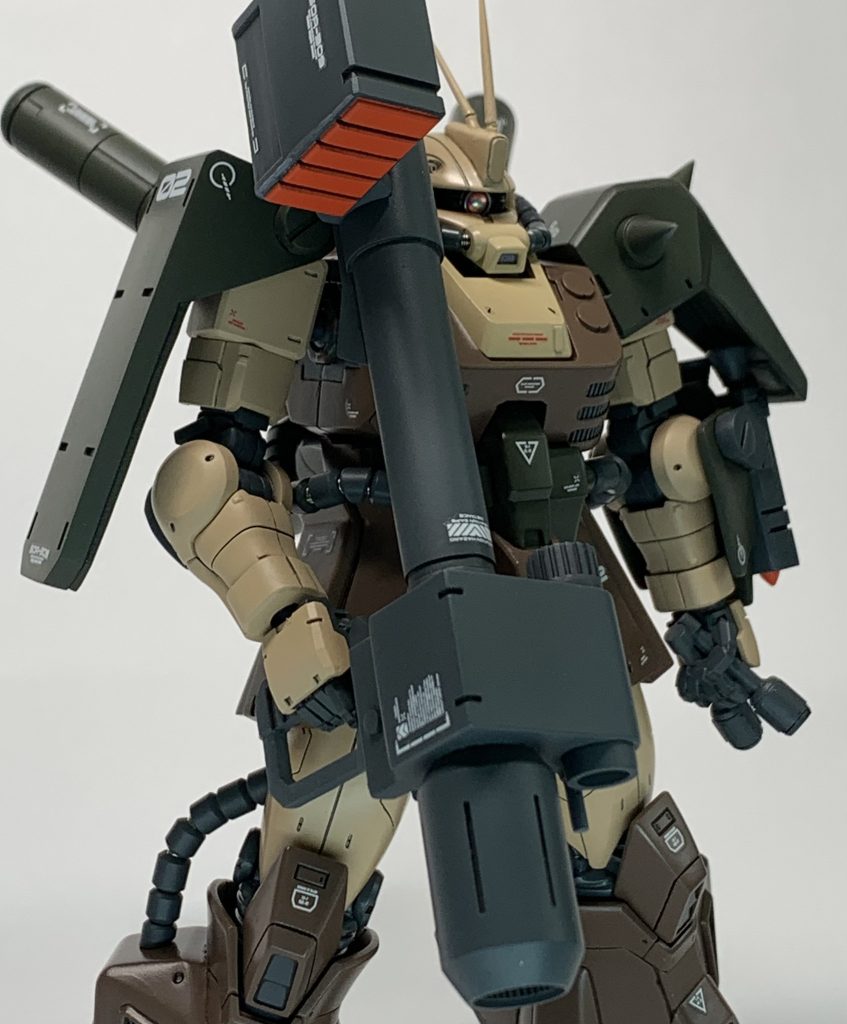 バズーカも3Dプリンターです。武器は大きい方が好きなのでやや大きめにしてます。左手は劇中に習って手榴弾2個持たせてます。