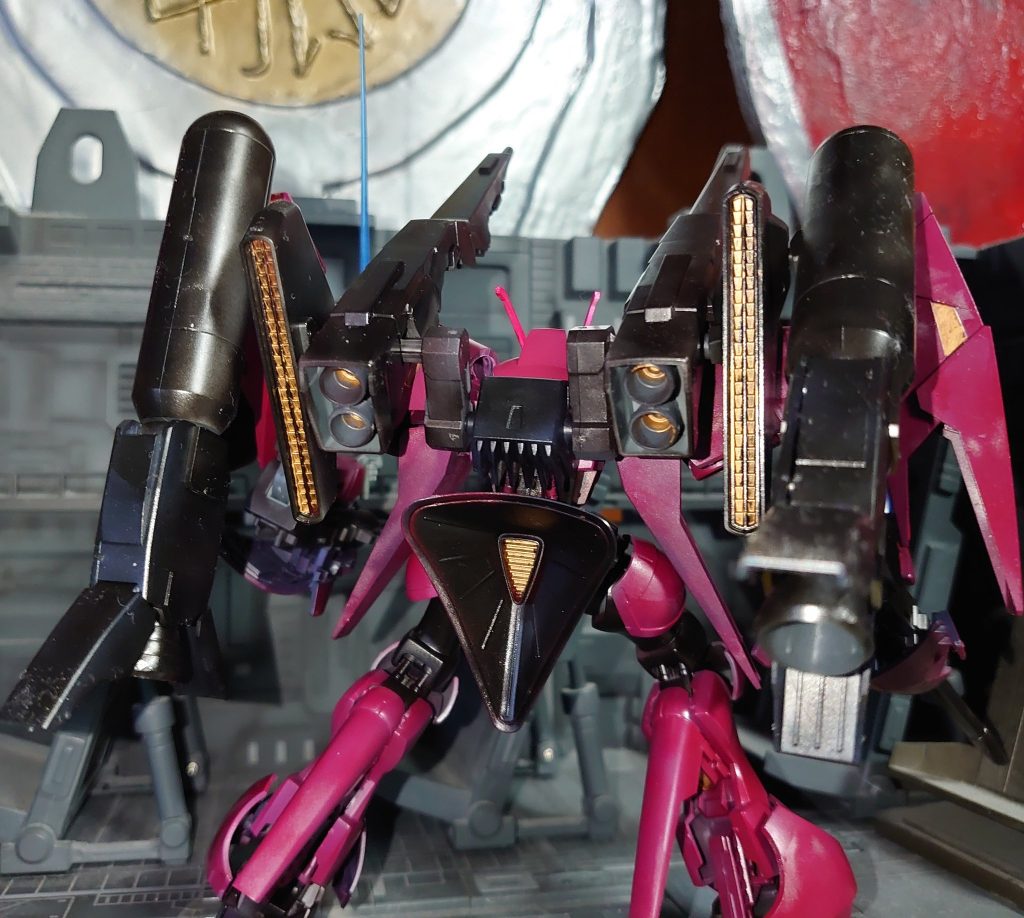 プロペラントタンク下のブースター部のバーニアだけ付属しなかつたので市販のバーニア追加 